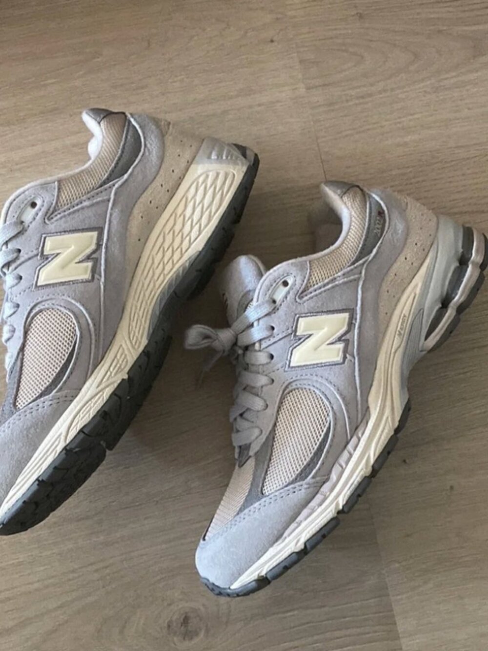 New Balance 2002R